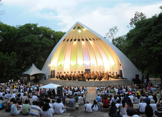 Concha Acústica da Lagoa do Taquaral, em Campinas — City Tour CHM Executive Transport