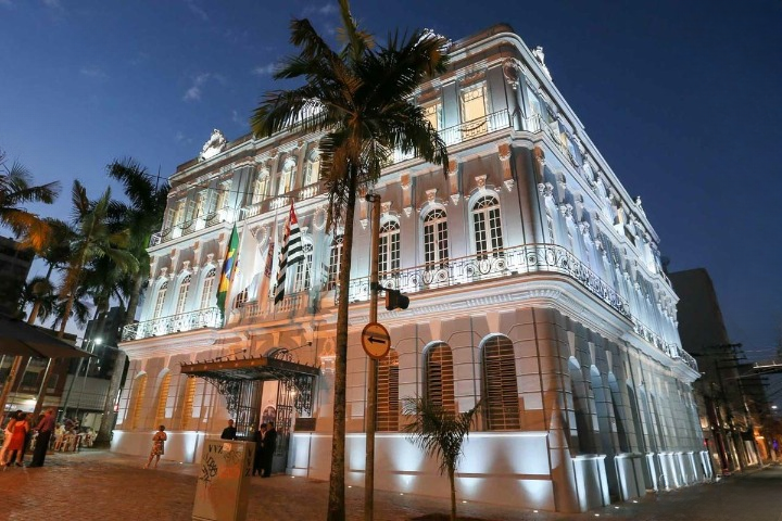 Prédio histórico do Jockey Club Campineiro, no centro de Campinas — City Tour CHM Executive Transport