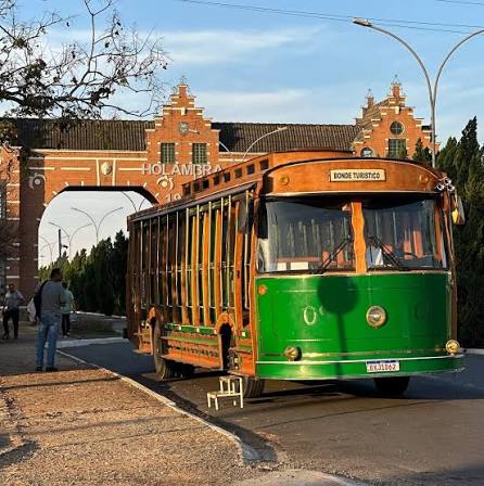 Bonde das Flores, passeio turístico por Holambra — City Tour CHM Executive Transport