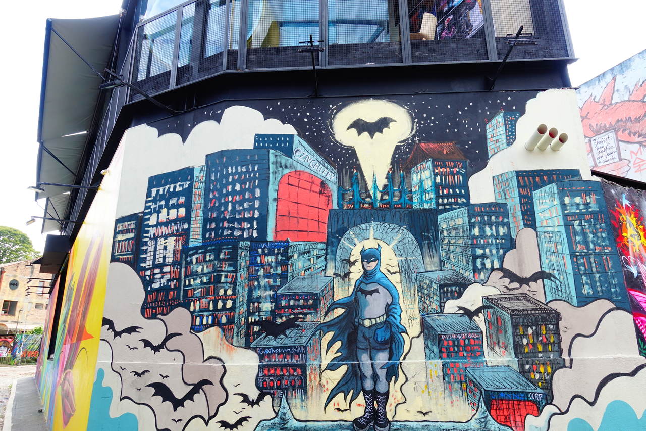 Beco do Batman, na Vila Madalena, com seus grafites e arte urbana — City Tour CHM Executive Transport