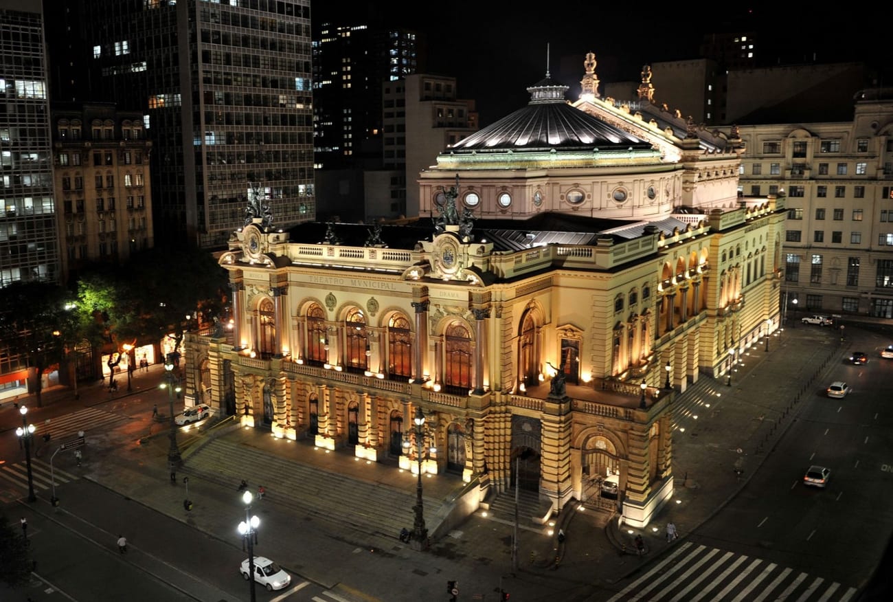 Theatro Municipal de São Paulo — City Tour CHM Executive Transport
