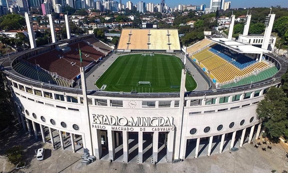Estádio do Pacaembu, marco histórico do esporte paulistano — City Tour CHM Executive Transport
