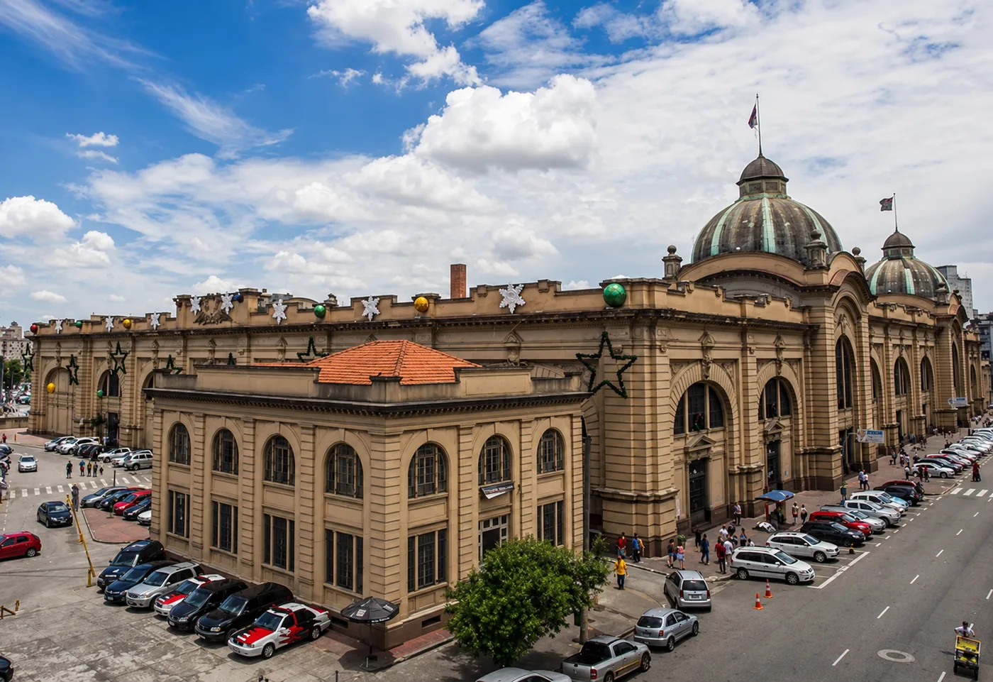 Mercado Municipal de São Paulo (Mercadão), com seus vitrais — City Tour CHM Executive Transport