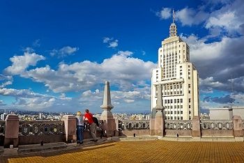 Edifício Martinelli, o primeiro arranha-céu de São Paulo, e seu mirante — City Tour CHM Executive Transport
